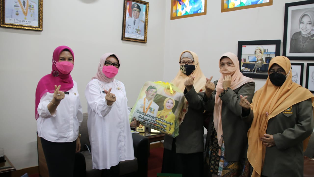 LDII - DP3AKB Jabar Jajaki Kerjasama Turunkan Angka Pernikahan Usia Muda dan Perceraian