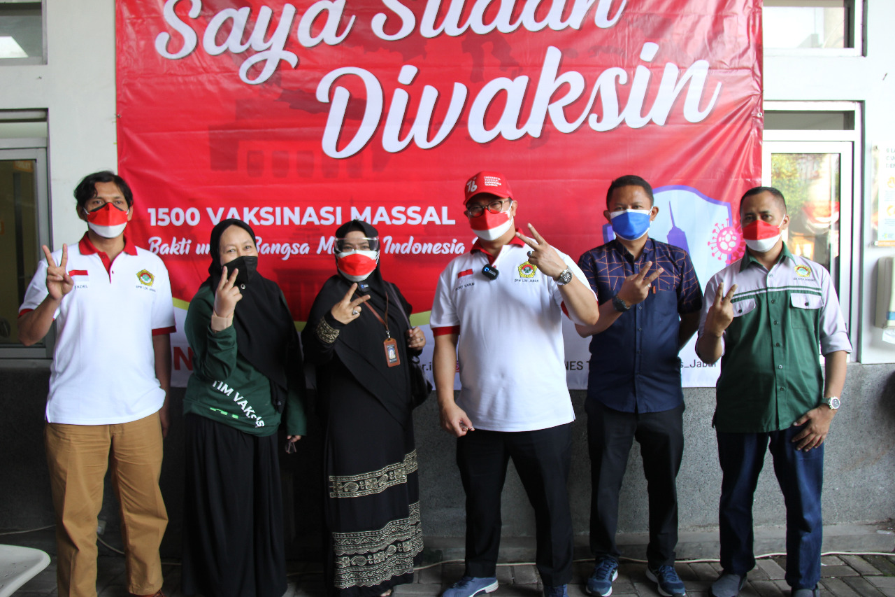 Dukung Percepatan Vaksinasi, LDII Jabar – Klinik Medika Vaksinasi 1.500 Warga Bandung