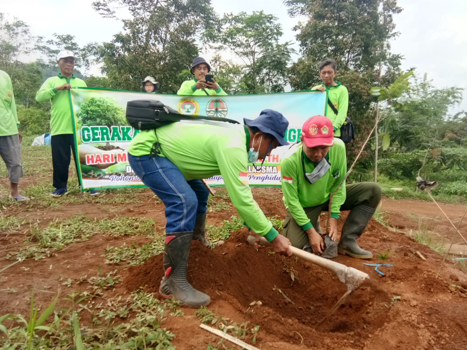 LDII Majalengka Tanam 500 Pohon Di Bumi Perkemahan Werasari
