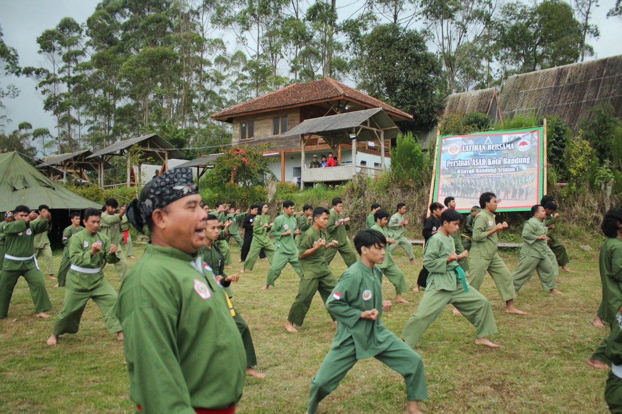 Tingkatkan Keamanan & Kemandirian di Masyarakat, PERSINAS ASAD Kota Bandung Adakan Latihan Bela Diri