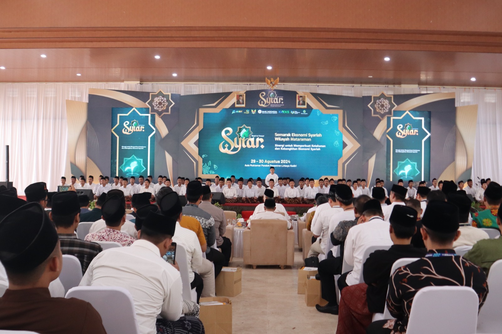 Pembukaan SYIAR 2024 di Ponpes Lirboyo, Dorong Ekonomi Syariah dan Sertifikasi Halal