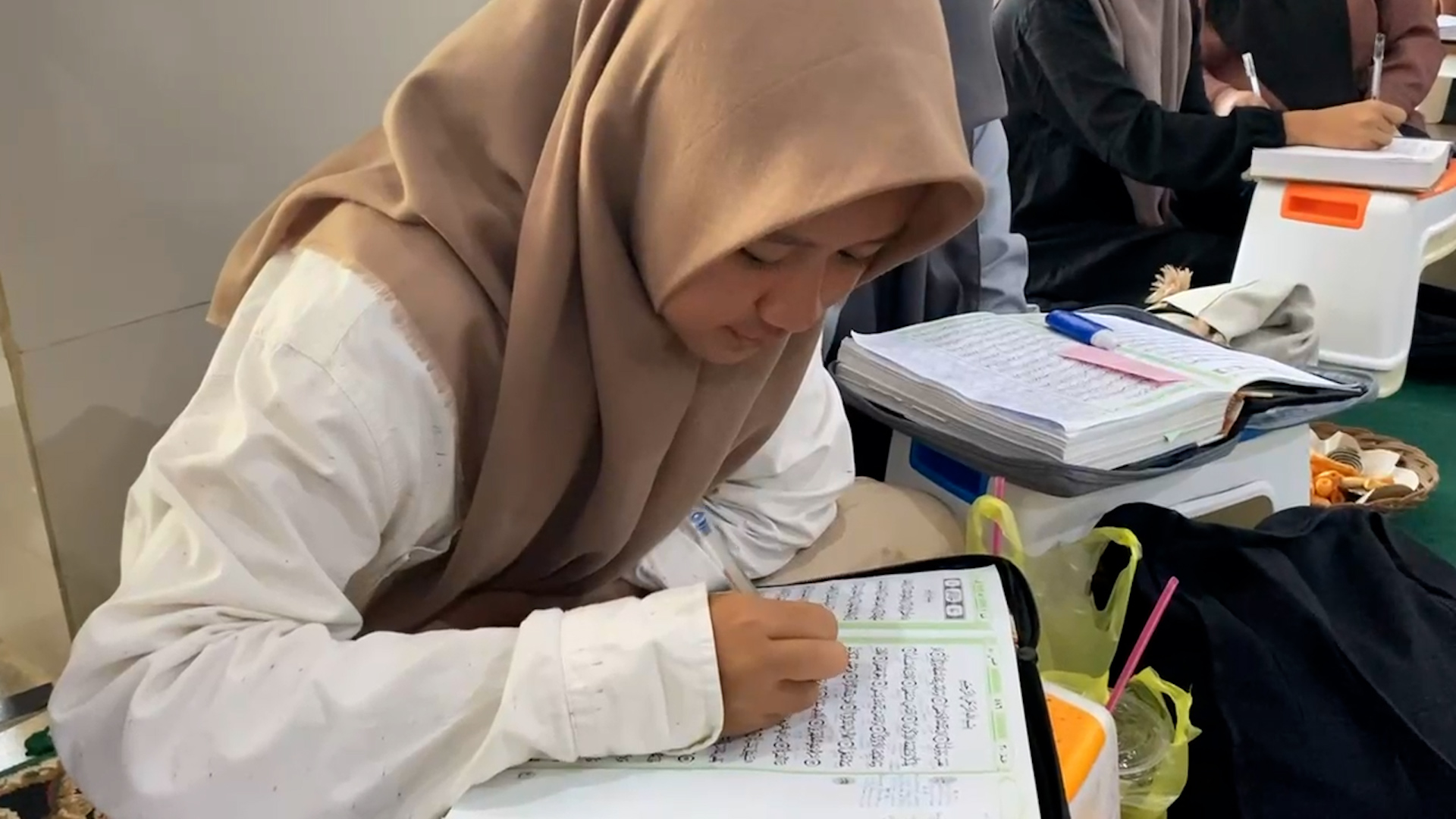 Remaja LDII Harjamukti Isi Akhir Tahun dengan Mengaji