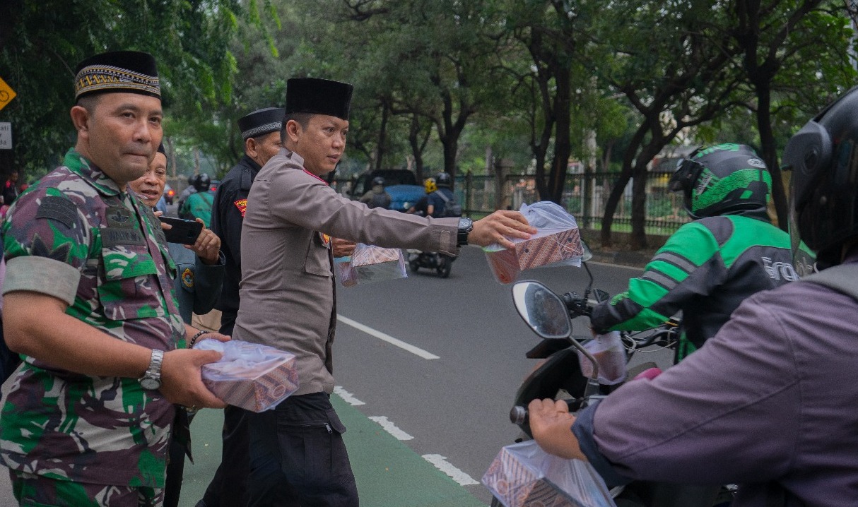 LDII Tebar Takjil Ramadan 1446 H, Wujud Kepedulian Sosial di Seluruh Indonesia