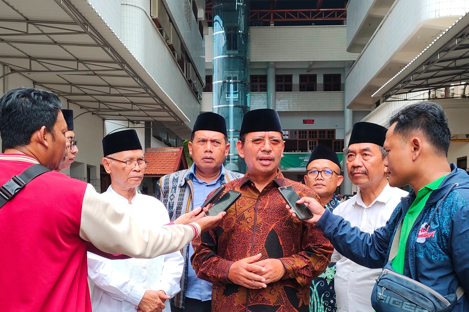 Dirjen Pendis Kemenag RI Pantau Pelaksanaan UAN Online di PKPPS Ulya Wali Barokah Kota Kediri