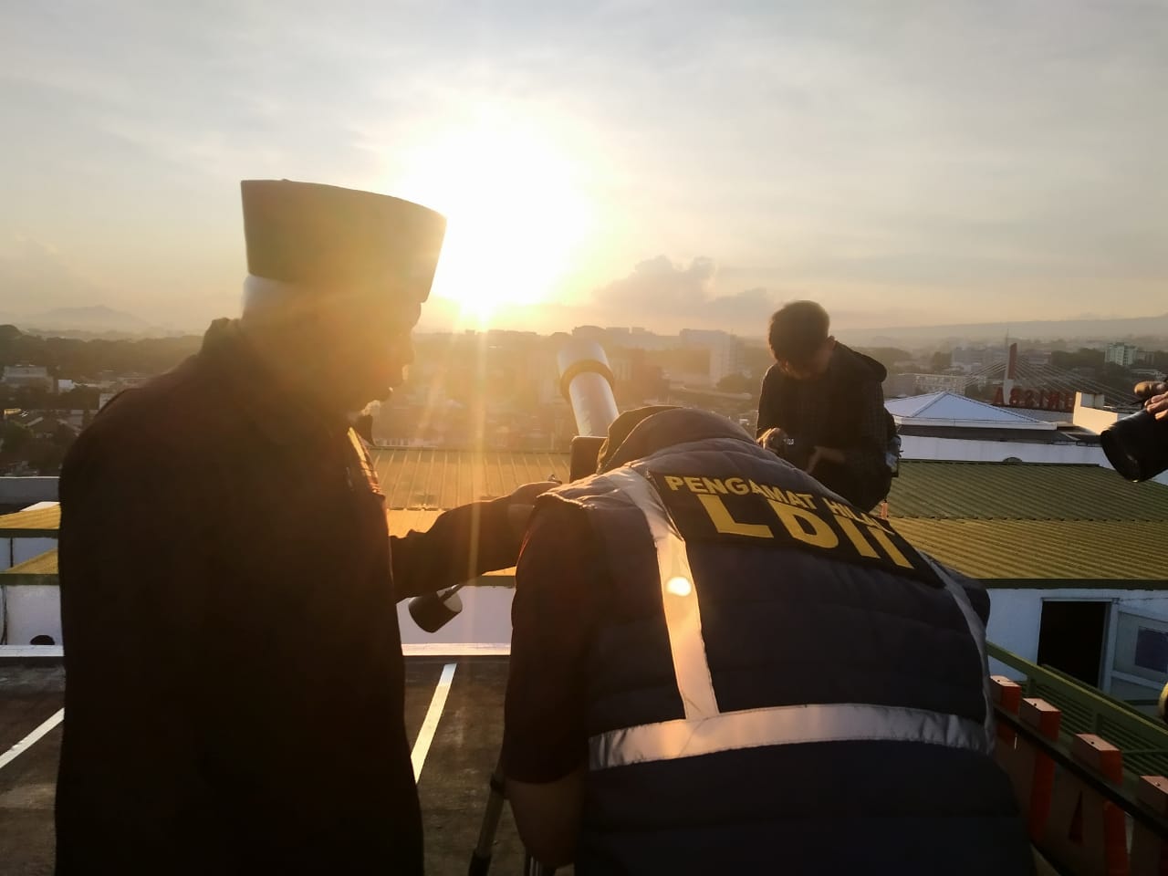 LDII Kota Bandung Lakukan Pengamatan Hilal 1 Dzulhijah 1446 H di UNISBA