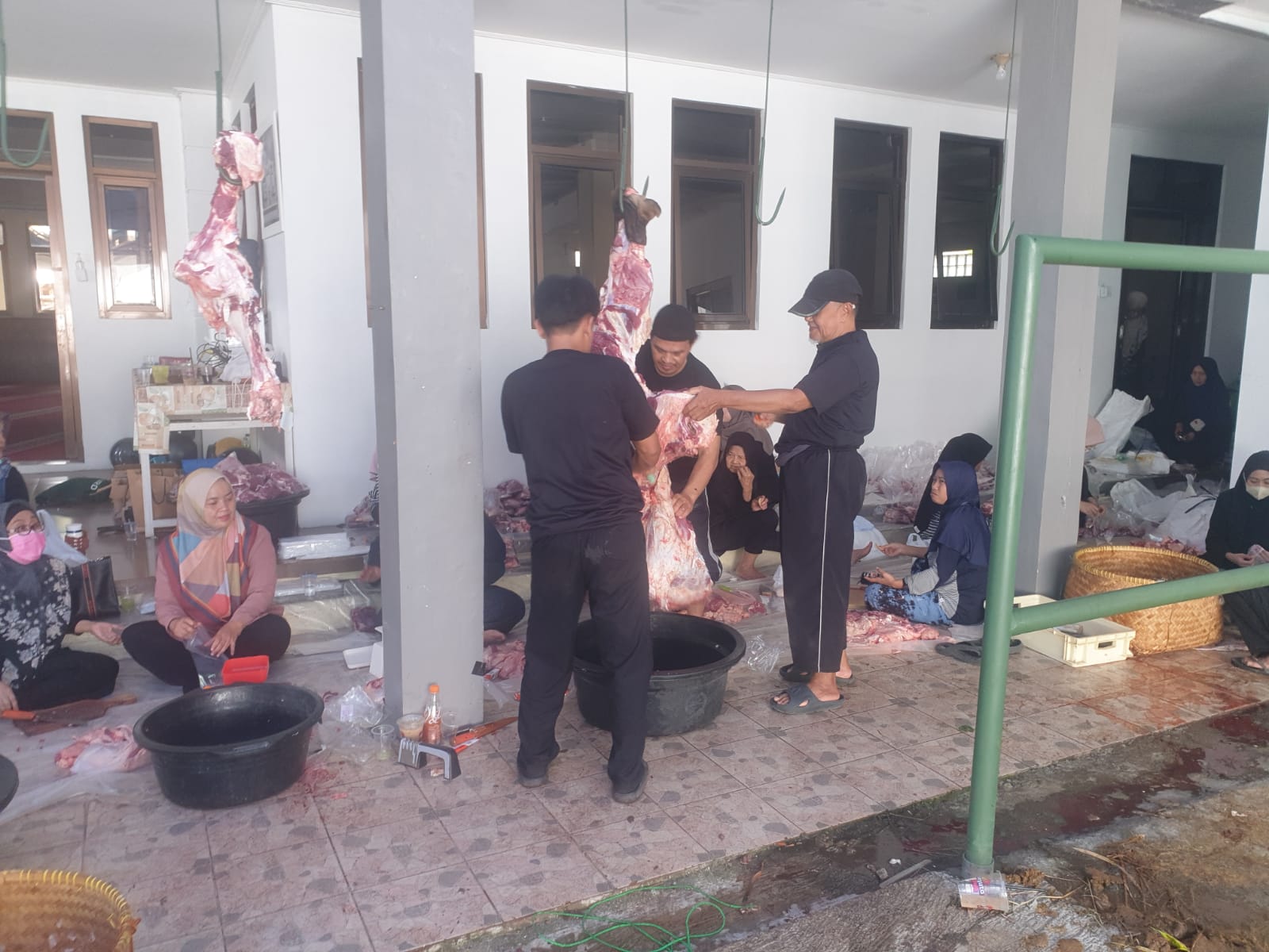 LDII Arcamanik Sembelih 7 Sapi dan 4 Domba untuk Kurban