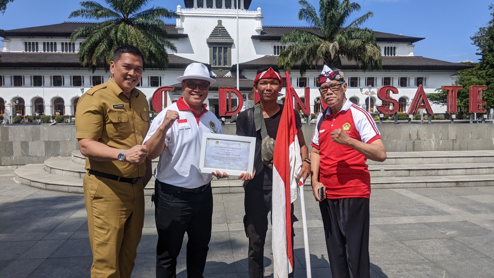 Langkah Sunyi Novrizal: Menyulam Makna Kemerdekaan dari Cileungsi ke Gedung Sate