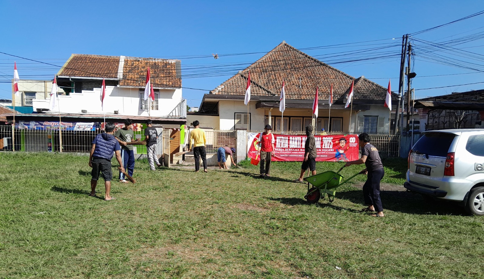 LDII Parongpong Ajak Siswa SMP Gotong Royong, Ciptakan Lingkungan Bersih Sehat