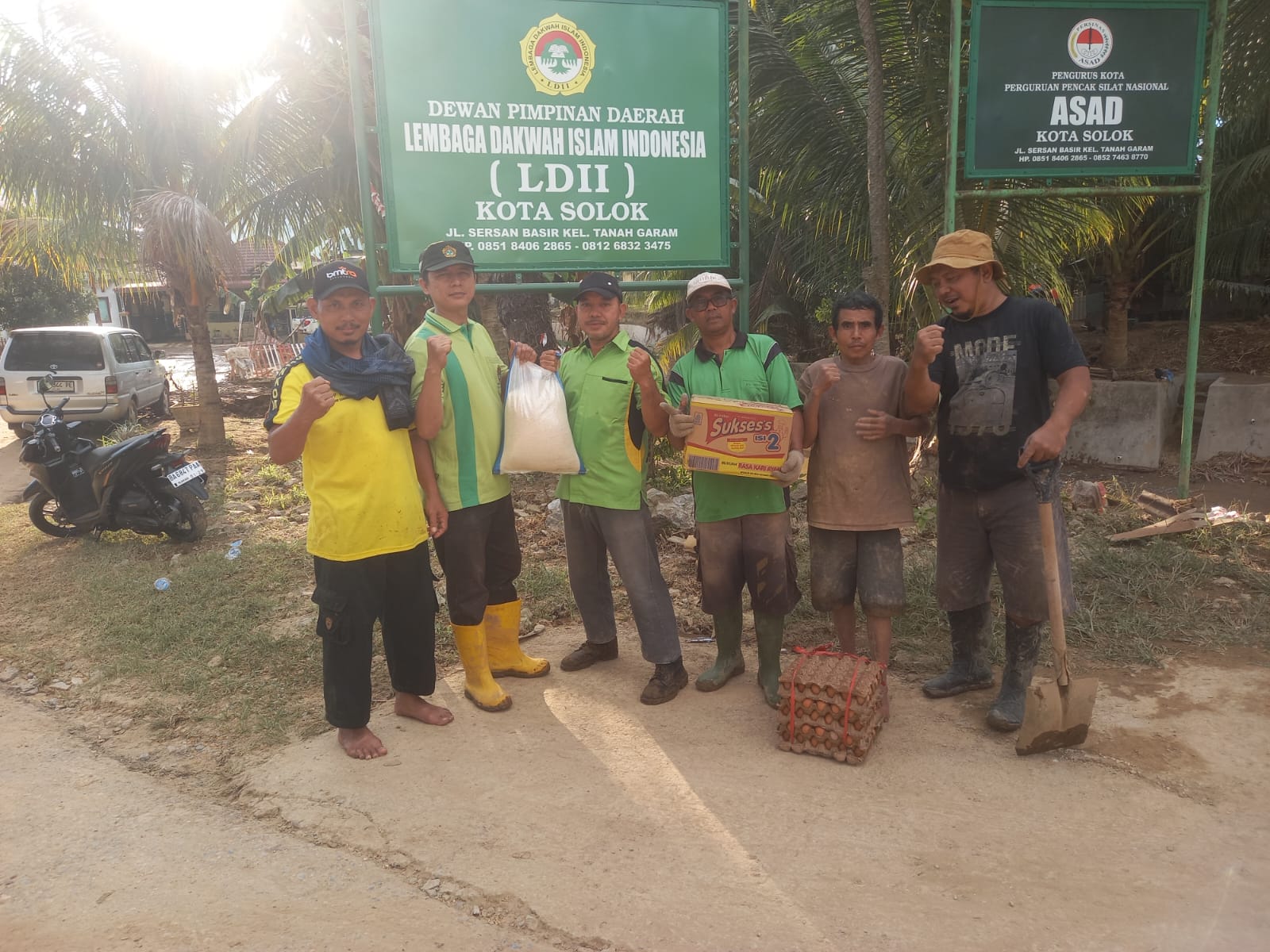 LDII Dharmasraya Salurkan Bantuan Sembako bagi Warga Terdampak Banjir Solok