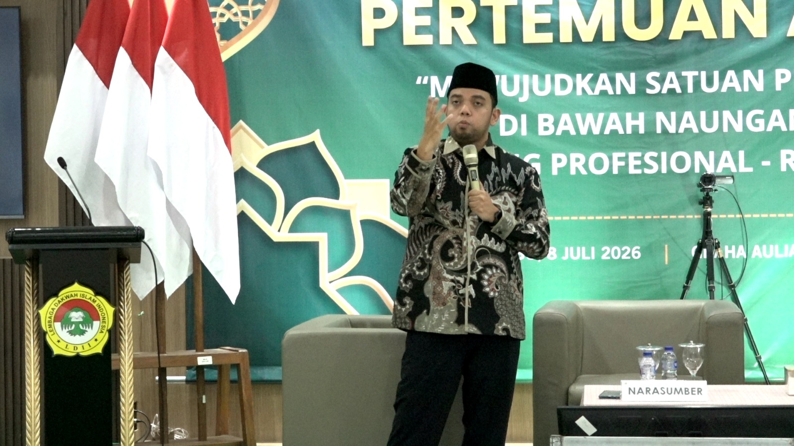Ketua DPP LDII Tekankan Pentingnya Karakter dan Prestasi Akademik di Sekolah Binaan